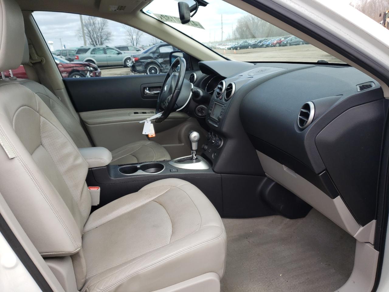 Photo 5 from auction – 2012 NISSAN ROGUE S with VIN JN8AS5MV2CW399355