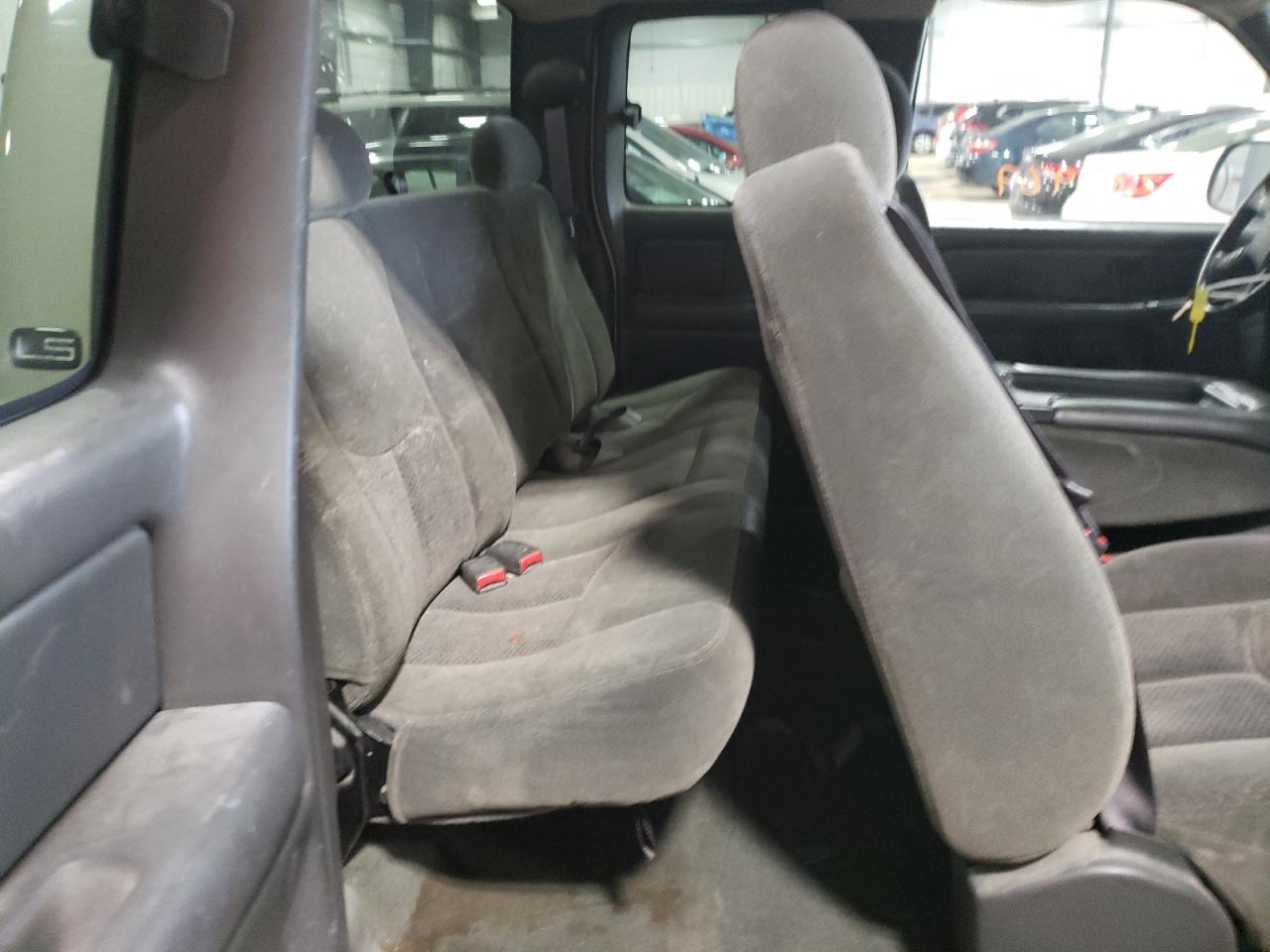 Photo 6 from auction – 2004 CHEVROLET SILVERADO with VIN 1GCEK19TX4E296981