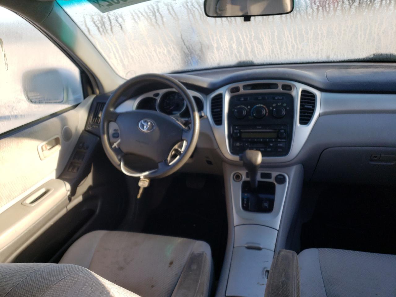 Photo 9 from auction – 2005 TOYOTA HIGHLANDER with VIN JTEGD21A350123543