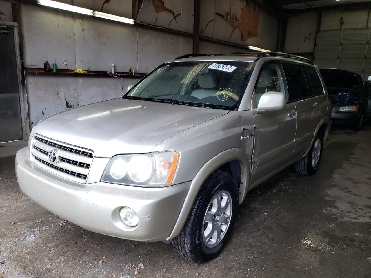 Photo 2 from auction – 2002 TOYOTA HIGHLANDER with VIN JTEGF21A520061553