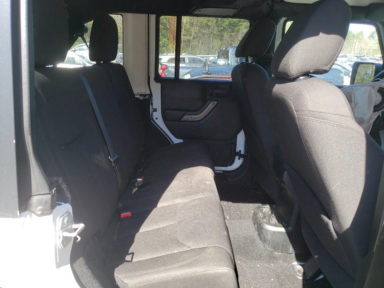 Photo 6 from auction – 2016 JEEP WRANGLER U with VIN 1C4BJWDG8GL324824