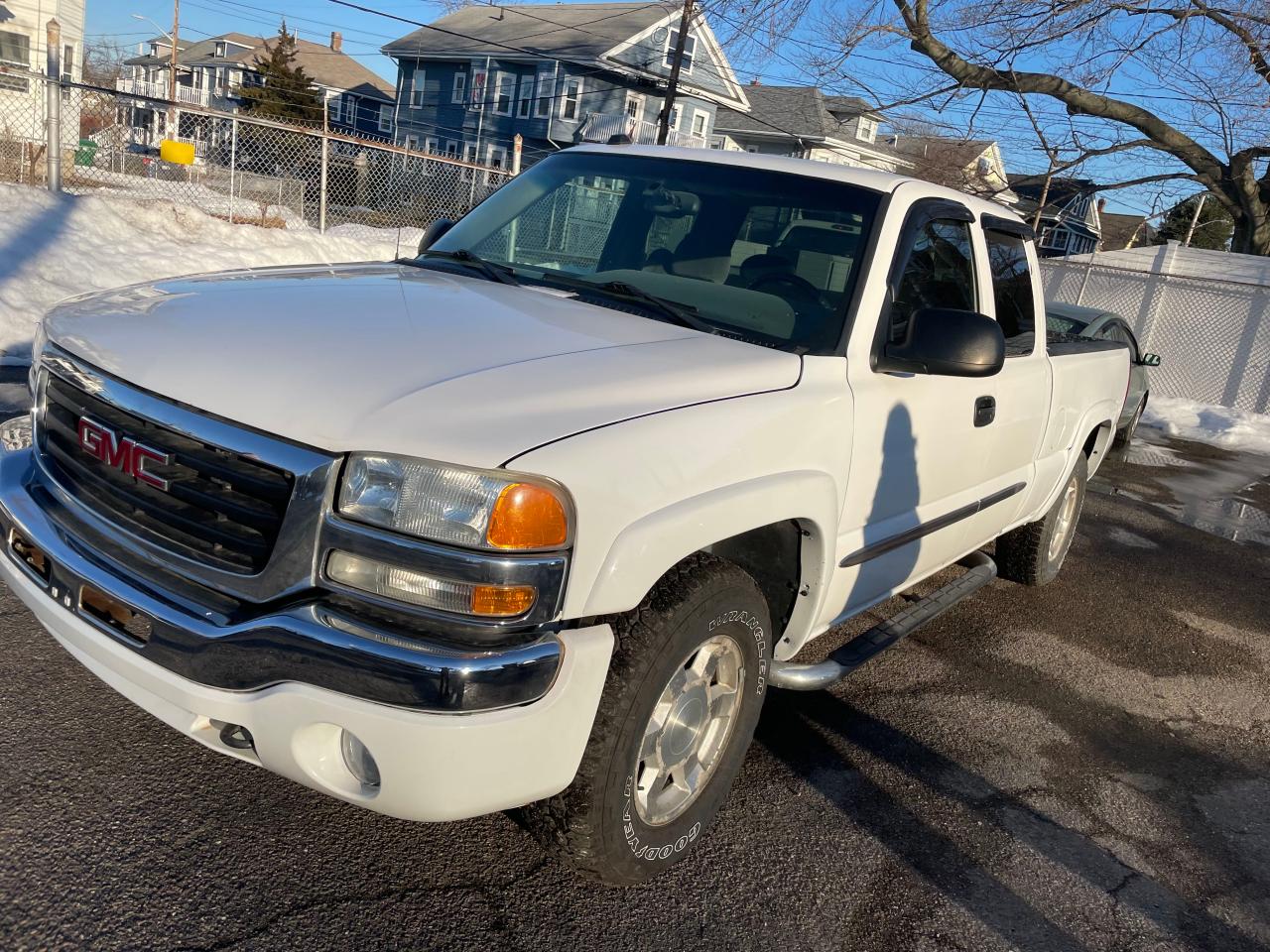 Photo 2 from auction – 2004 GMC NEW SIERRA with VIN 2GTEK19T041203029