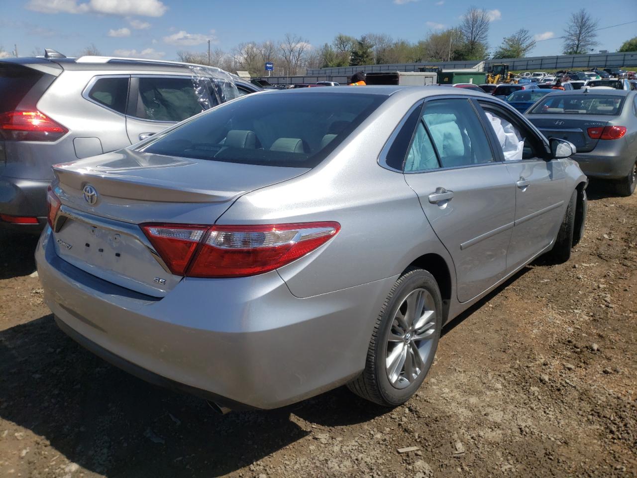Photo 4 from auction – 2015 TOYOTA CAMRY LE with VIN 4T1BF1FK1FU097938