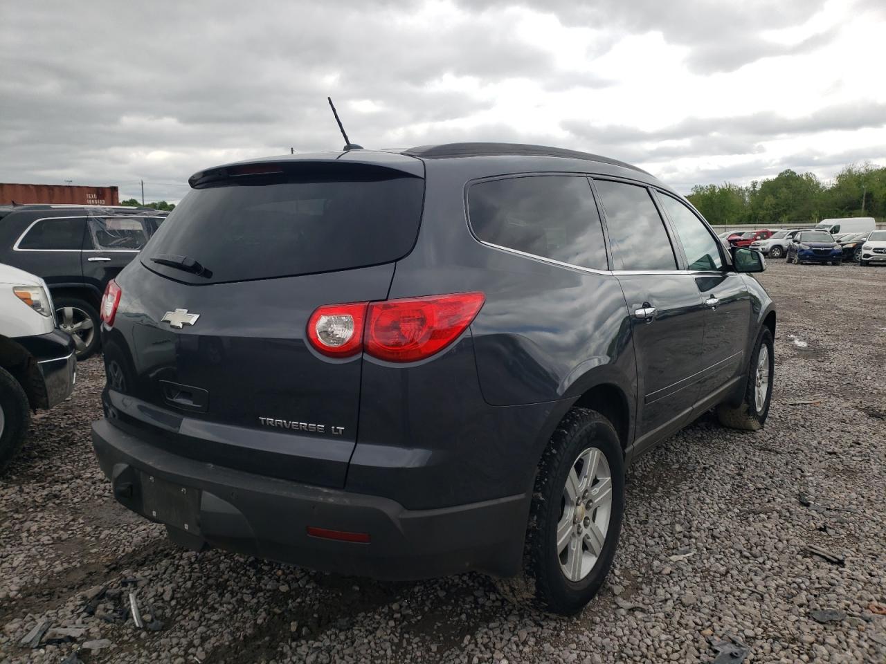 Photo 4 from auction – 2010 CHEVROLET TRAVERSE L with VIN 1GNLRFED2AS118758