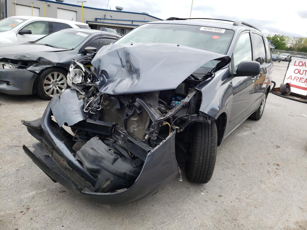 Photo 2 from auction – 2006 TOYOTA SIENNA CE with VIN 5TDZA23C26S559027