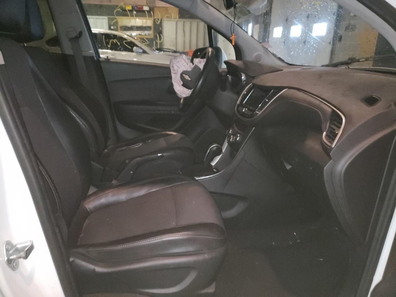Photo 5 from auction – 2018 CHEVROLET TRAX 1LT with VIN 3GNCJLSB2JL209424