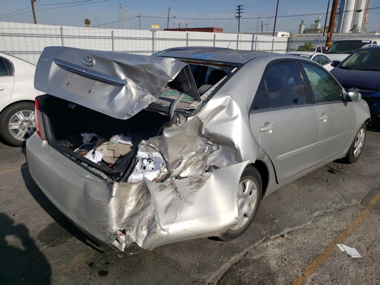 Photo 4 from auction – 2004 TOYOTA CAMRY LE with VIN 4T1BE32K94U831887