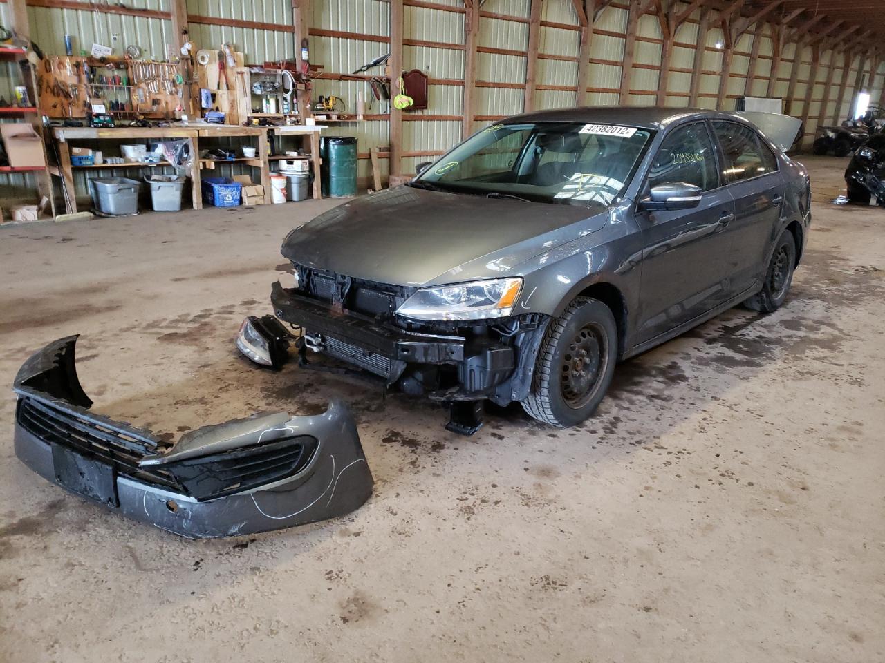 Photo 2 from auction – 2011 VOLKSWAGEN JETTA SE with VIN 3VWBK7AJ2BM067845