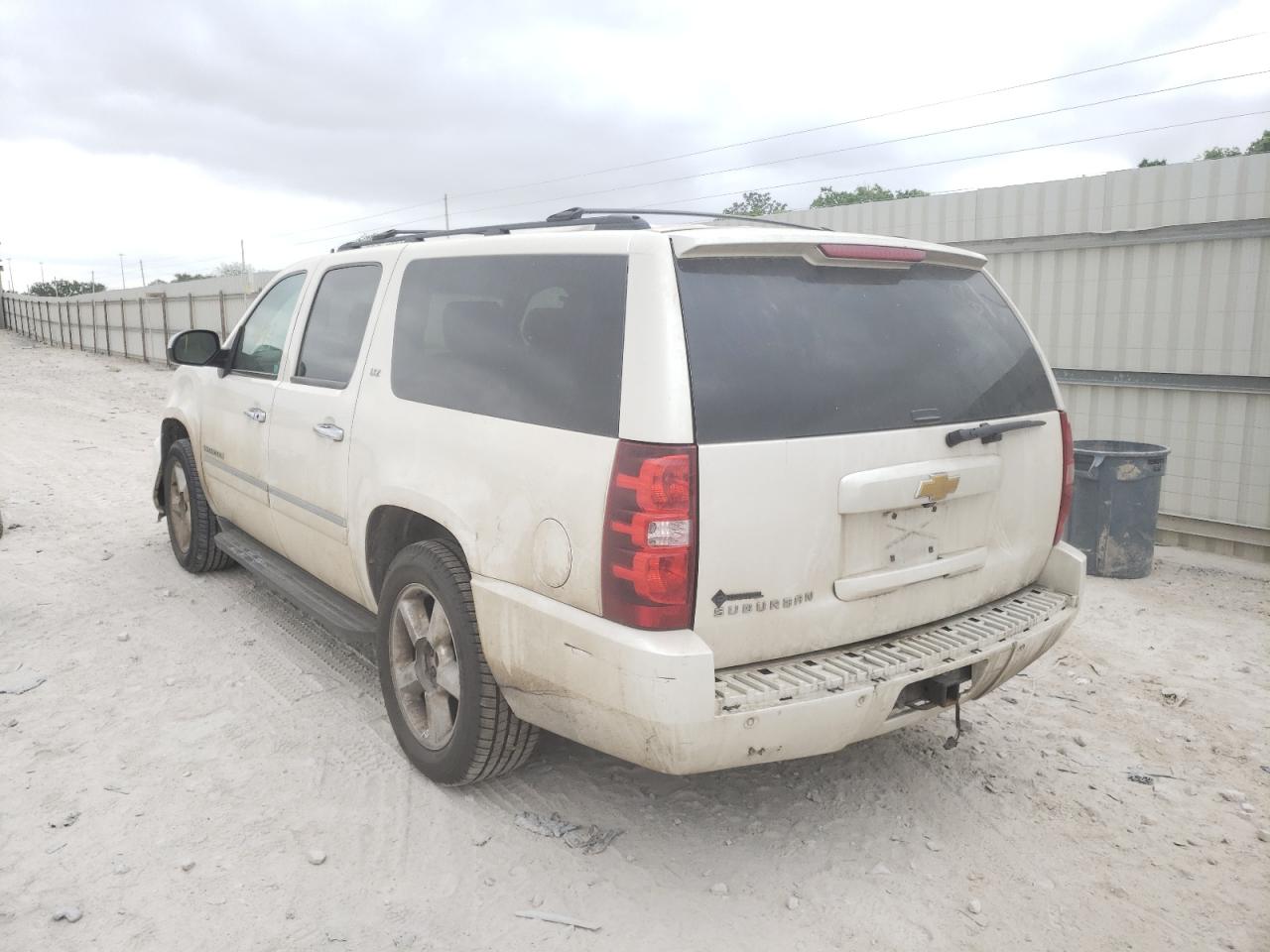 Photo 3 from auction – 2013 CHEVROLET SUBURBAN C with VIN 1GNSCKE01DR296305