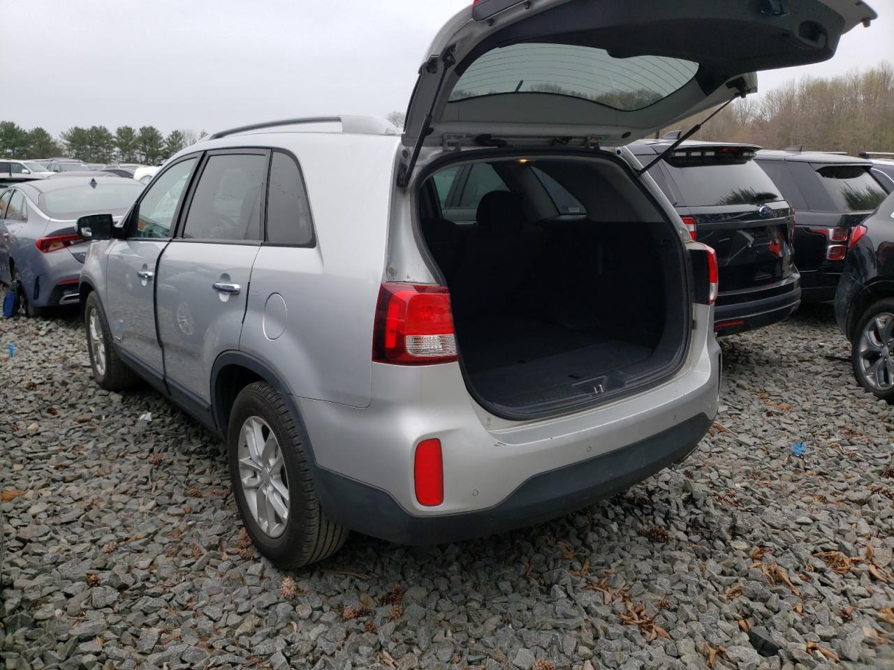 Photo 3 from auction – 2014 KIA SORENTO LX with VIN 5XYKTCA64EG496894