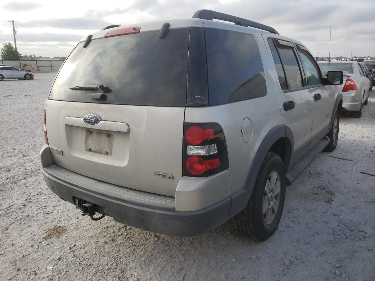 Photo 4 from auction – 2006 FORD EXPLORER X with VIN 1FMEU73E56UB43971