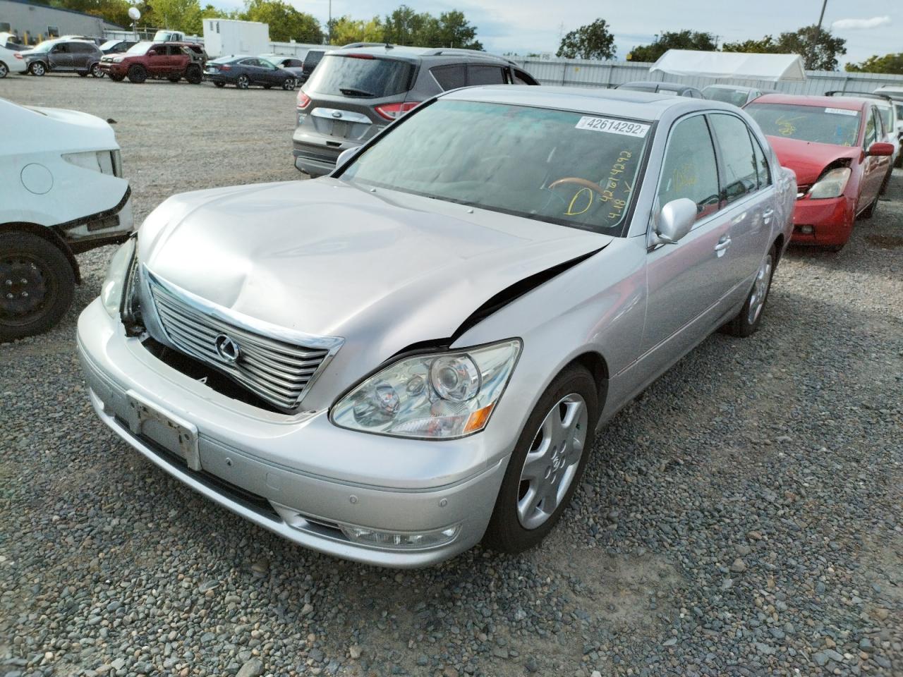 Photo 2 from auction – 2004 LEXUS LS 430 with VIN JTHBN36F740137321