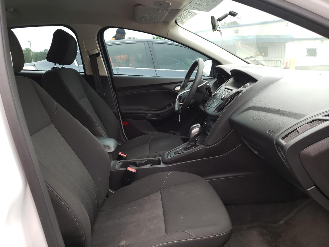 Photo 5 from auction – 2015 FORD FOCUS SE with VIN 1FADP3F2XFL263939