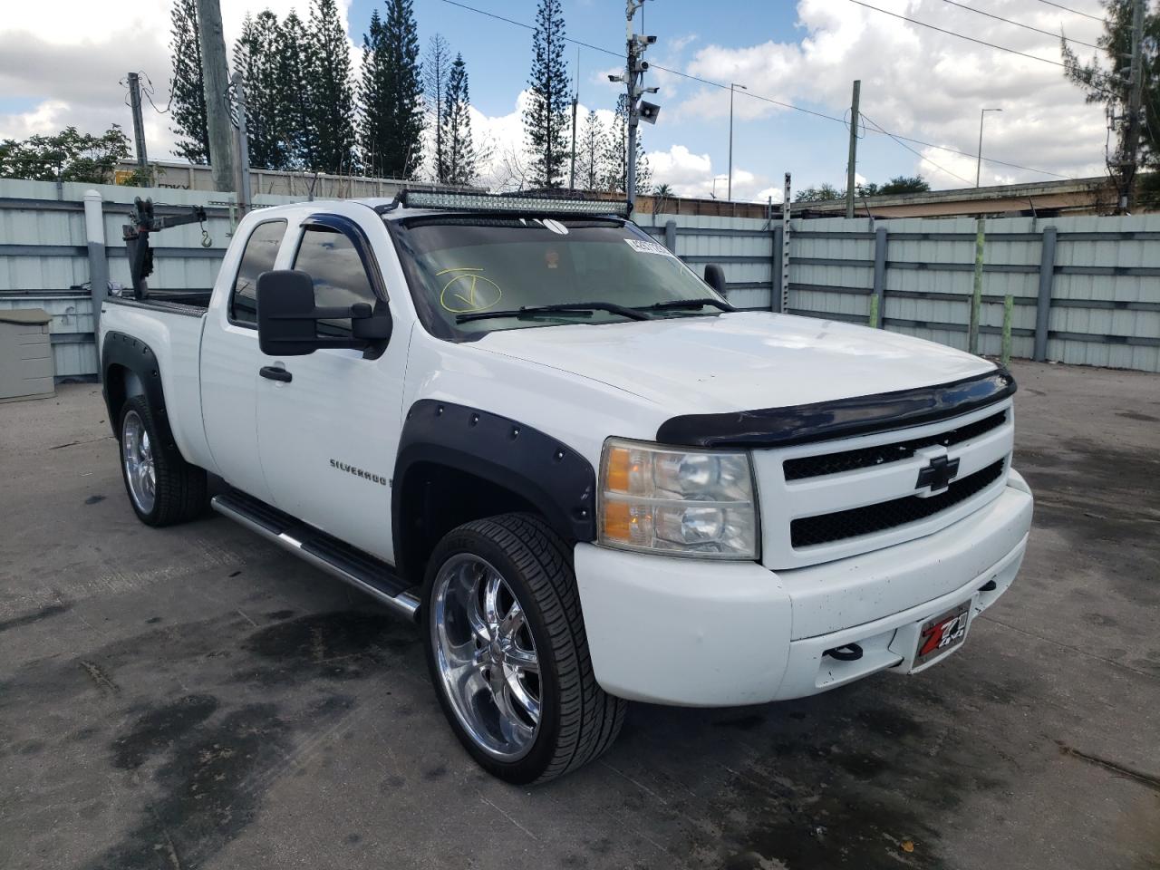 Foto 1 de la subasta – 2007 CHEVROLET SILVERADO con VIN 2GCEK19C471581049