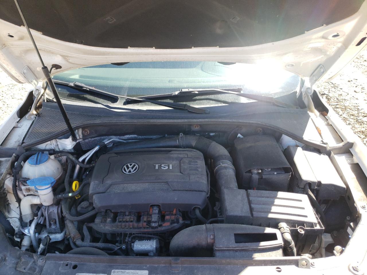 Photo 7 from auction – 2014 VOLKSWAGEN PASSAT S with VIN 1VWAT7A3XEC087065