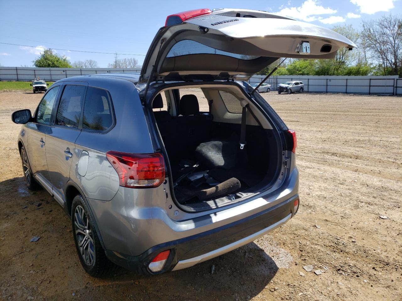 Photo 3 from auction – 2016 MITSUBISHI OUTLANDER with VIN JA4AD2A37GZ027855