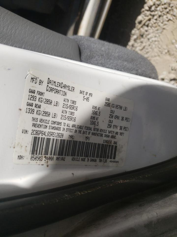 Photo 10 from auction – 2005 CHRYSLER TOWN & COU with VIN 2C8GP64L65R512620