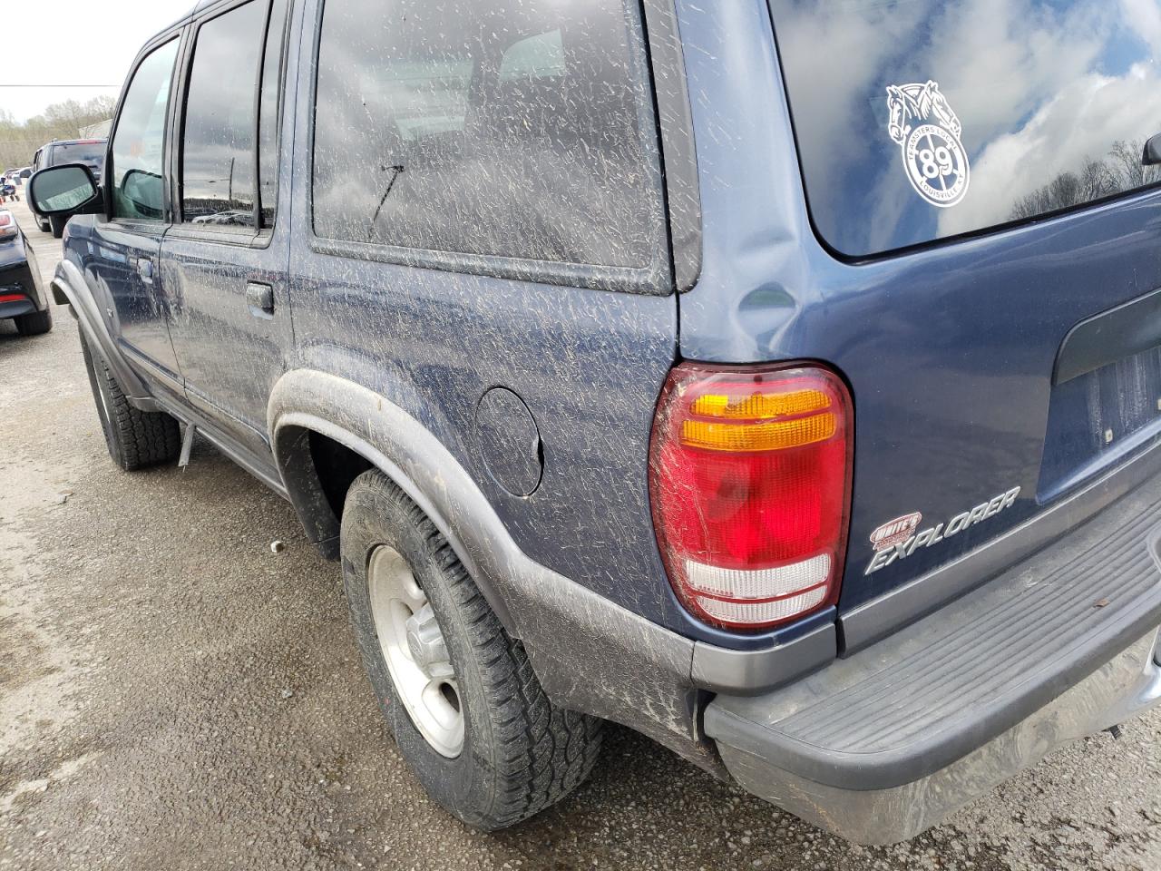 Photo 9 from auction – 2000 FORD EXPLORER X with VIN 1FMZU73E3YZA65472