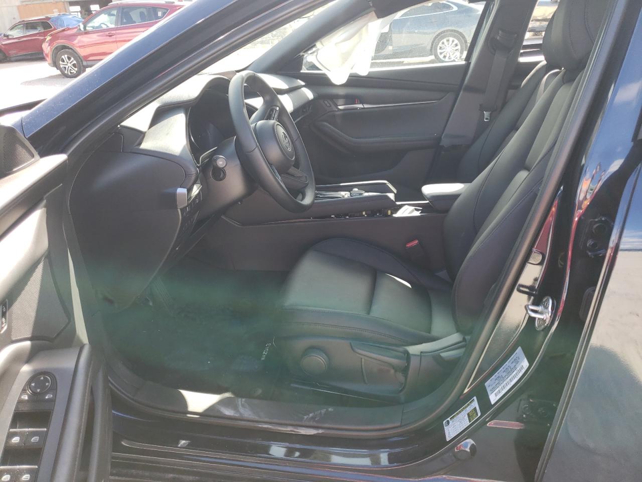 Photo 5 from auction – 2022 MAZDA 3 SELECT with VIN JM1BPAKLXN1512447