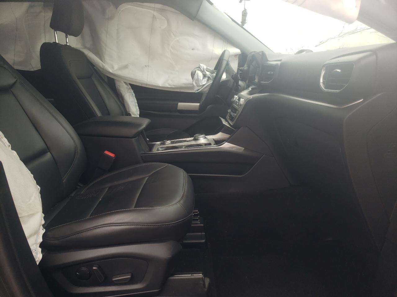 Photo 5 from auction – 2021 FORD EXPLORER X with VIN 1FMSK8DH5MGB94664