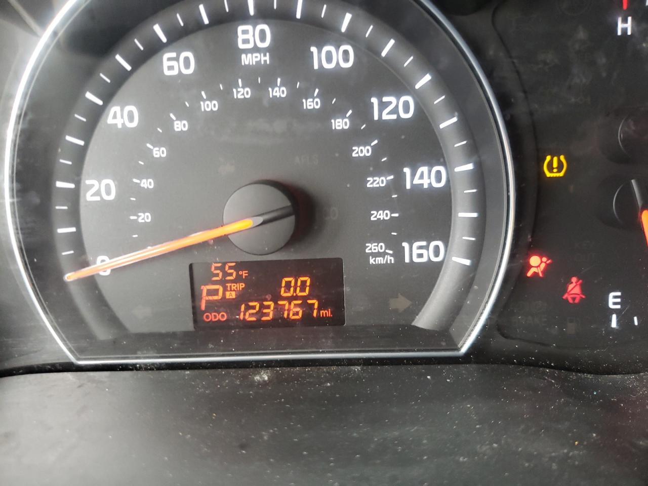 Photo 8 from auction – 2015 KIA SORENTO LX with VIN 5XYKT3A67FG643050