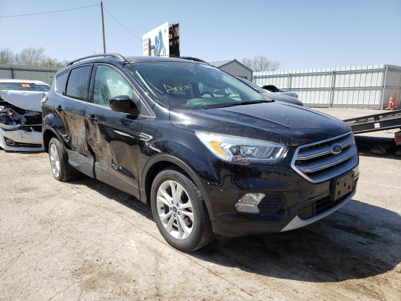 FORD ESCAPE SE 2017 with VIN 1FMCU0GD7HUC27941 - Photo from auction