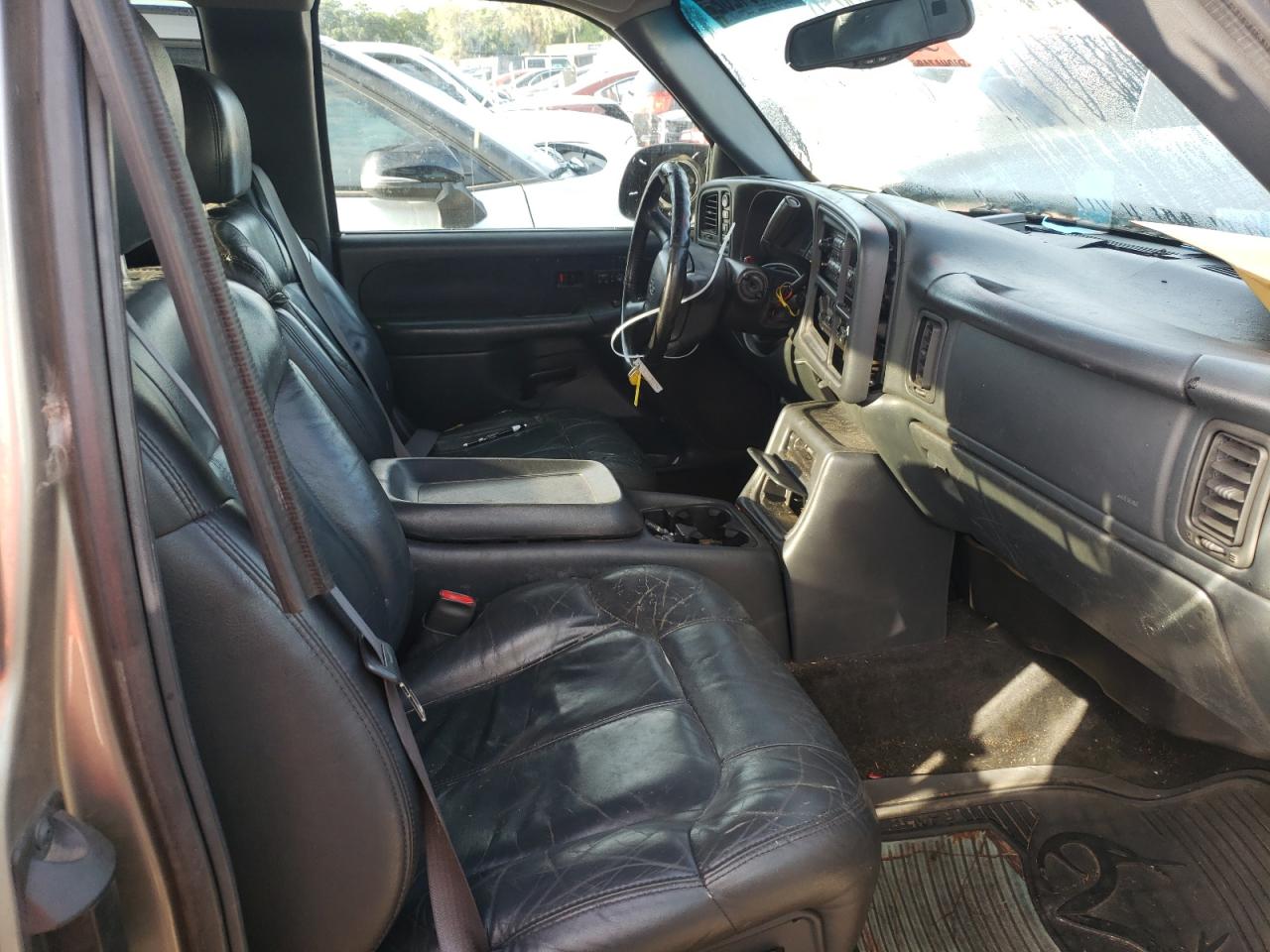 Photo 5 from auction – 2000 CHEVROLET SILVERADO with VIN 2GCEK19T8Y1311310