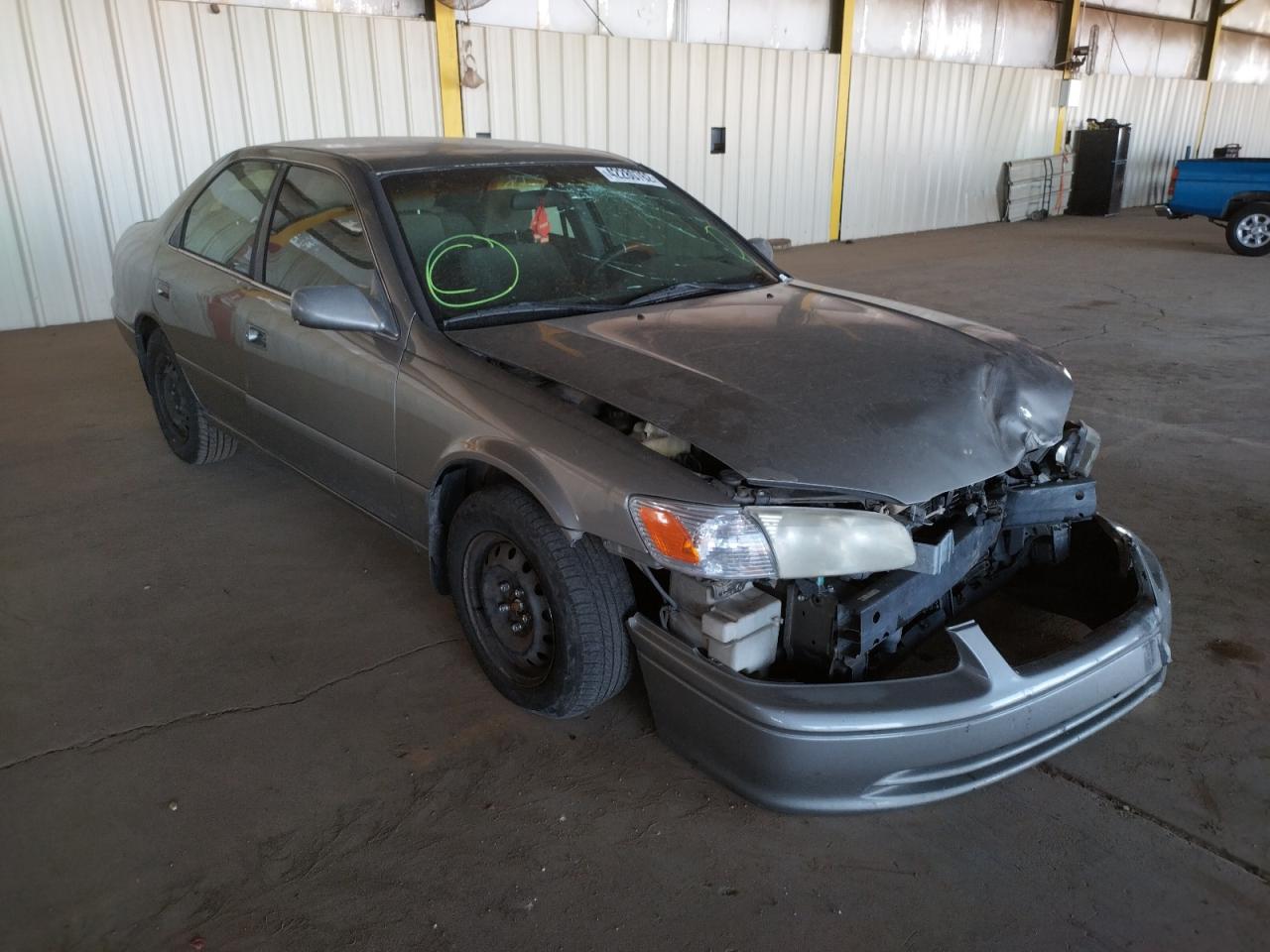 TOYOTA CAMRY LE 2001 with VIN 4T1BF22K31U127865 - Photo from auction