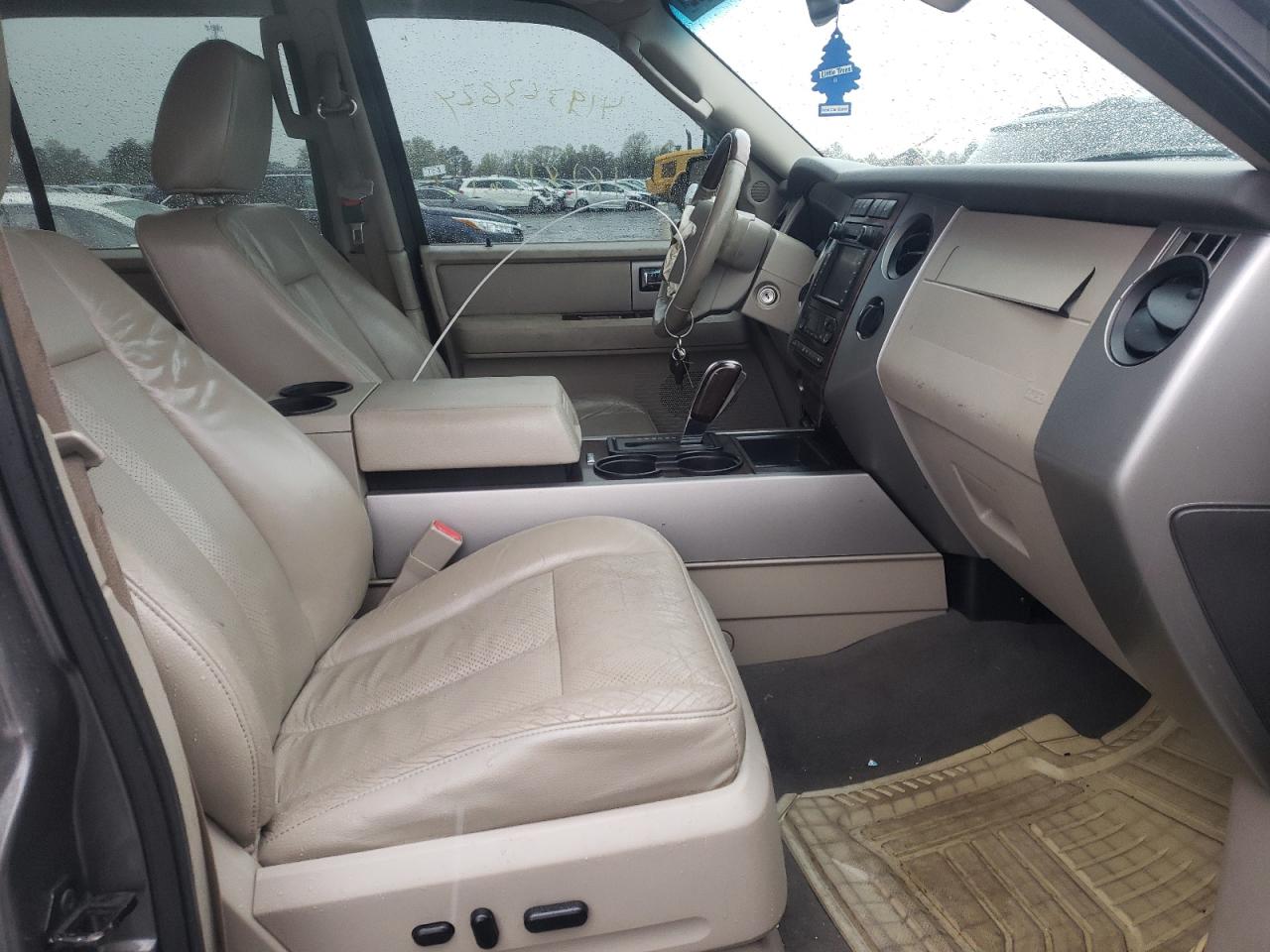 Photo 5 from auction – 2010 FORD EXPEDITION with VIN 1FMJK2A58AEB45808