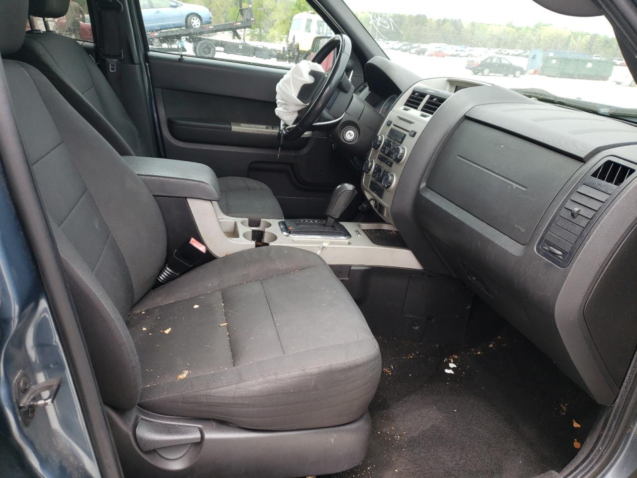 Photo 5 from auction – 2011 FORD ESCAPE XLT with VIN 1FMCU0D74BKC21659