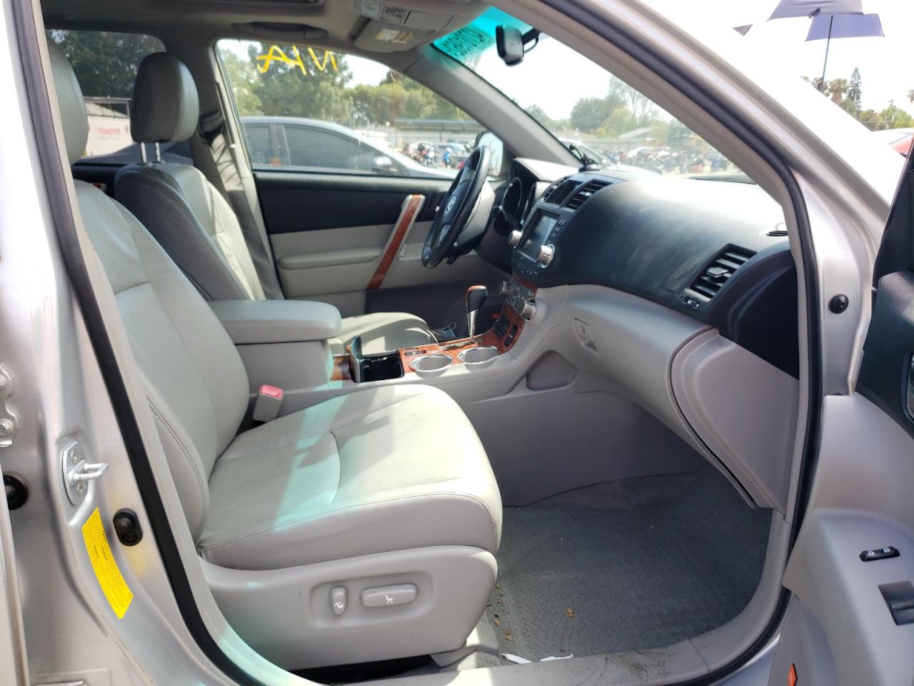 Photo 5 from auction – 2008 TOYOTA HIGHLANDER with VIN JTEDS42A582063129