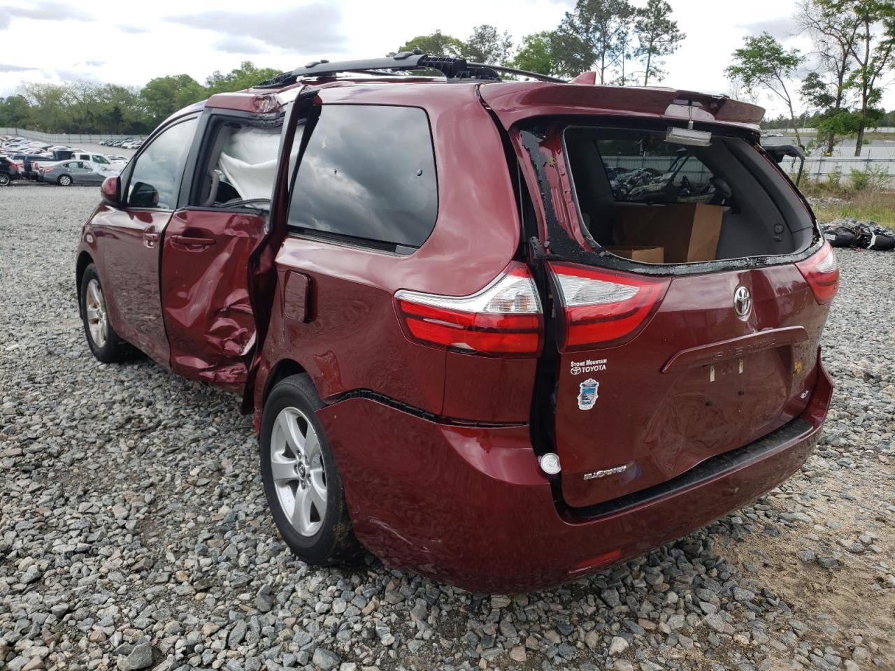 Photo 3 from auction – 2018 TOYOTA SIENNA LE with VIN 5TDKZ3DC5JS959333