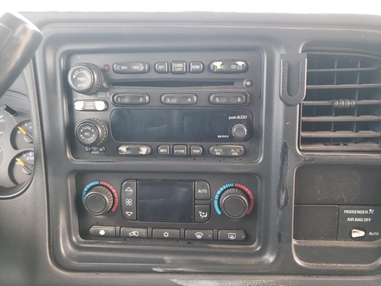 Photo 9 from auction – 2004 CHEVROLET SILVERADO with VIN 2GCEC19T541365848