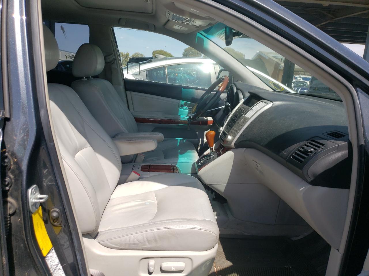 Photo 5 from auction – 2004 LEXUS RX 330 with VIN JTJHA31UX40026790