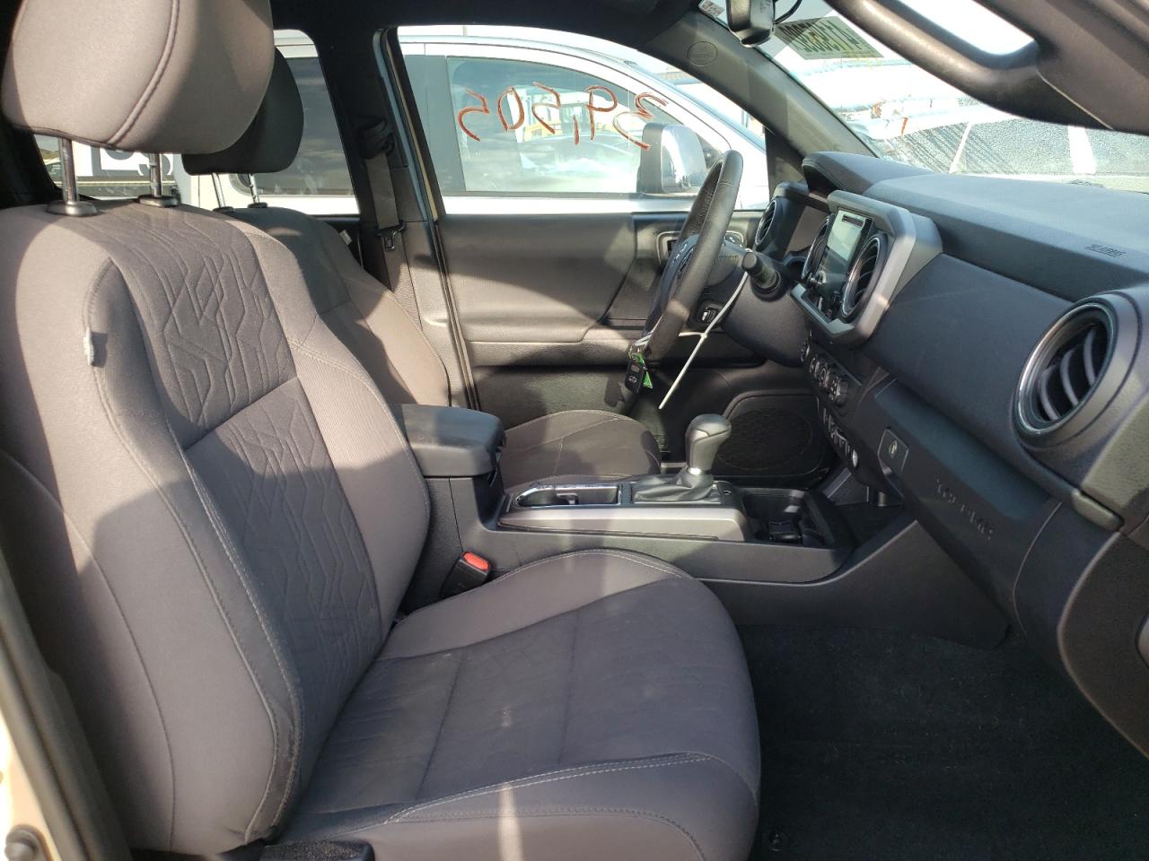 Photo 5 from auction – 2019 TOYOTA TACOMA DOU with VIN 3TMAZ5CN7KM106976
