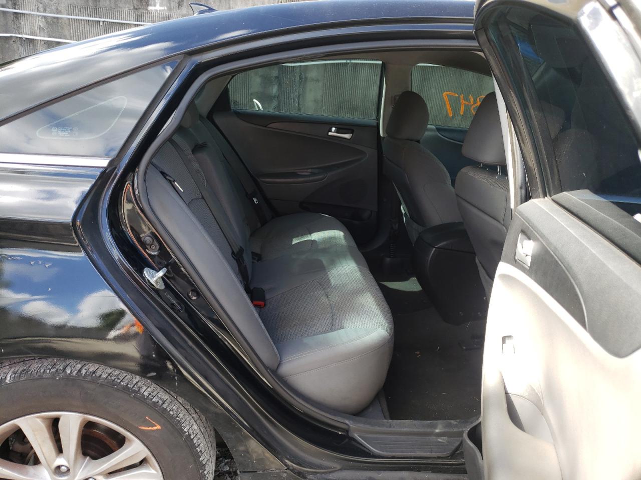 Photo 6 from auction – 2014 HYUNDAI SONATA GLS with VIN 5NPEB4AC3EH860050