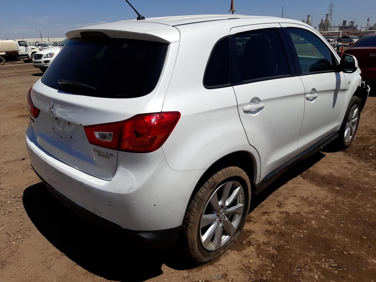 Photo 4 from auction – 2014 MITSUBISHI OUTLANDER with VIN 4A4AR3AU6EE002142