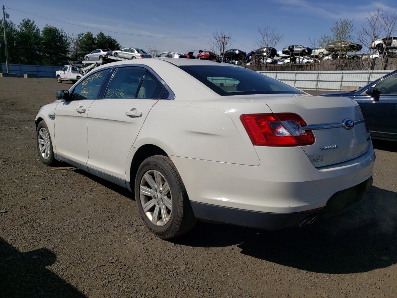 Photo 3 from auction – 2011 FORD TAURUS SE with VIN 1FAHP2DW0BG165734