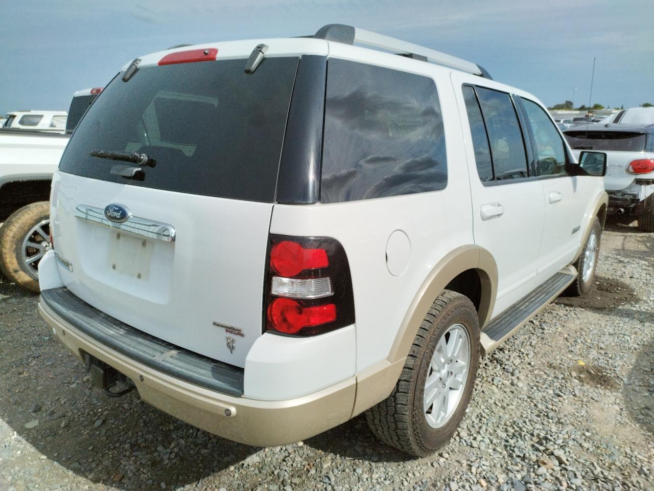 Photo 4 from auction – 2006 FORD EXPLORER E with VIN 1FMEU74836ZA21959