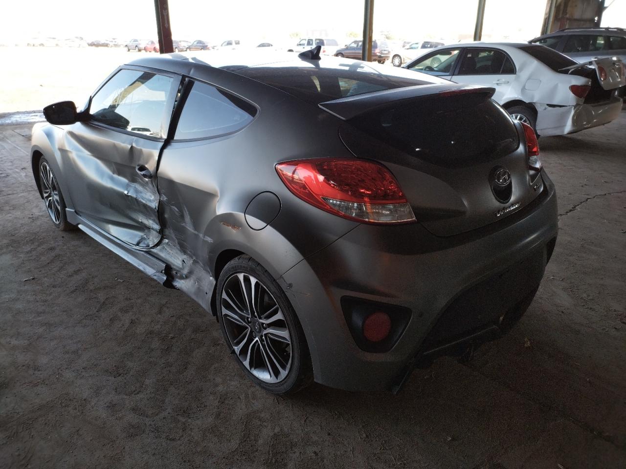 Photo 3 from auction – 2016 HYUNDAI VELOSTER T with VIN KMHTC6AE8GU274739