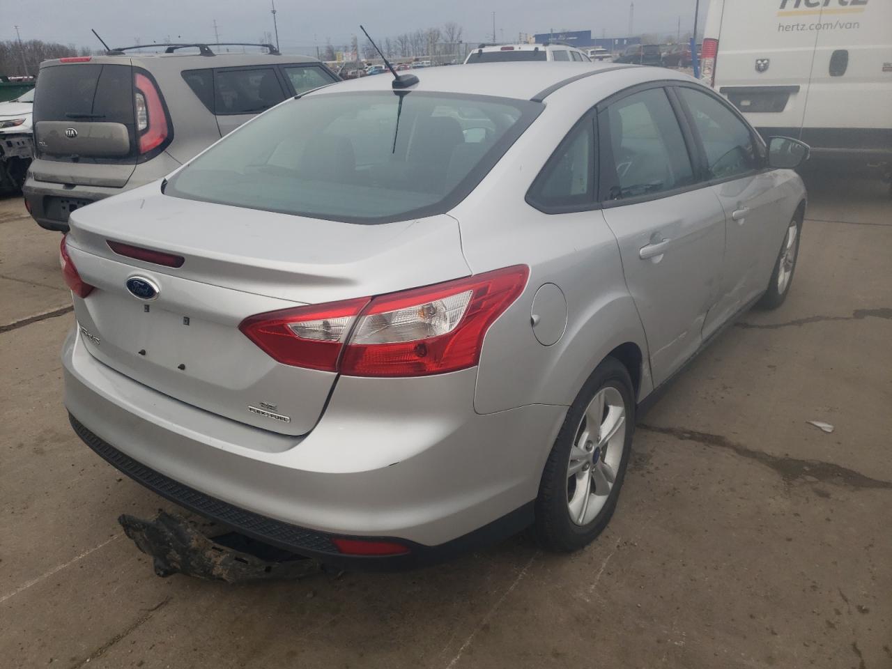 Photo 4 from auction – 2014 FORD FOCUS SE with VIN 1FADP3F22EL369221