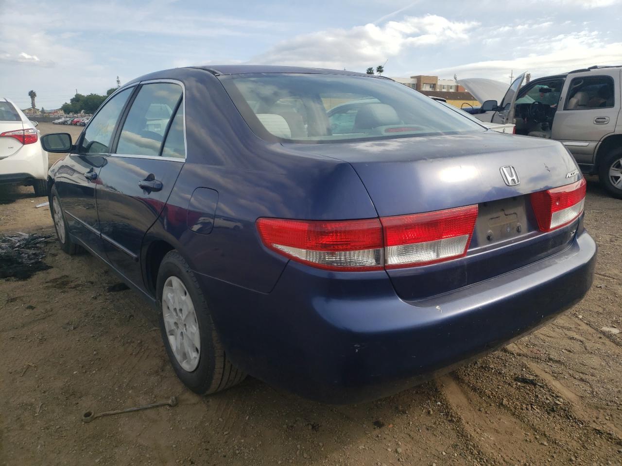 Photo 3 from auction – 2003 HONDA ACCORD LX with VIN JHMCM56393C015274