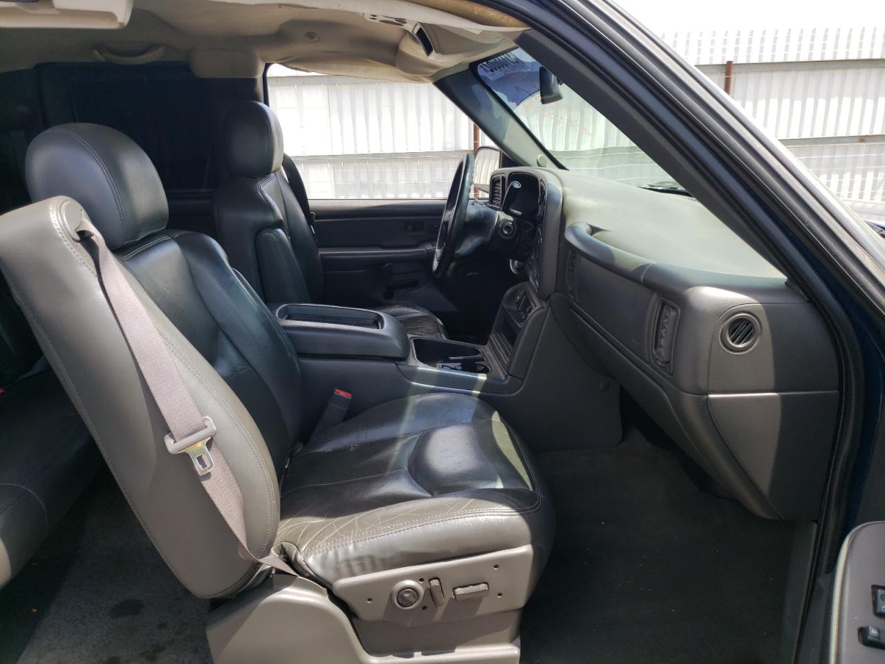 Photo 5 from auction – 2004 CHEVROLET SILVERADO with VIN 2GCEC19T541365848