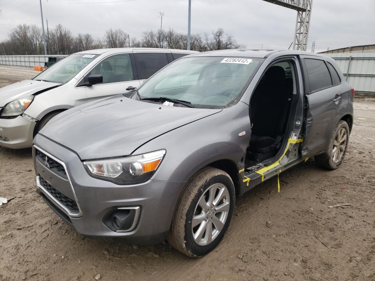 Photo 2 from auction – 2015 MITSUBISHI OUTLANDER with VIN 4A4AR3AU7FE003348