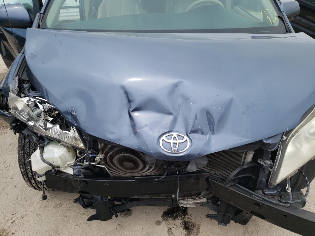 Photo 7 from auction – 2013 TOYOTA SIENNA XLE with VIN 5TDYK3DC3DS383387