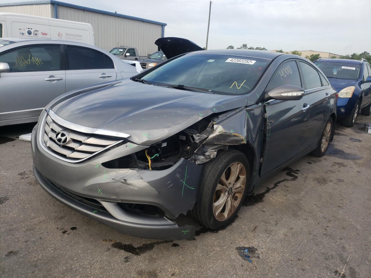 Photo 2 from auction – 2011 HYUNDAI SONATA SE with VIN 5NPEC4AC2BH255767