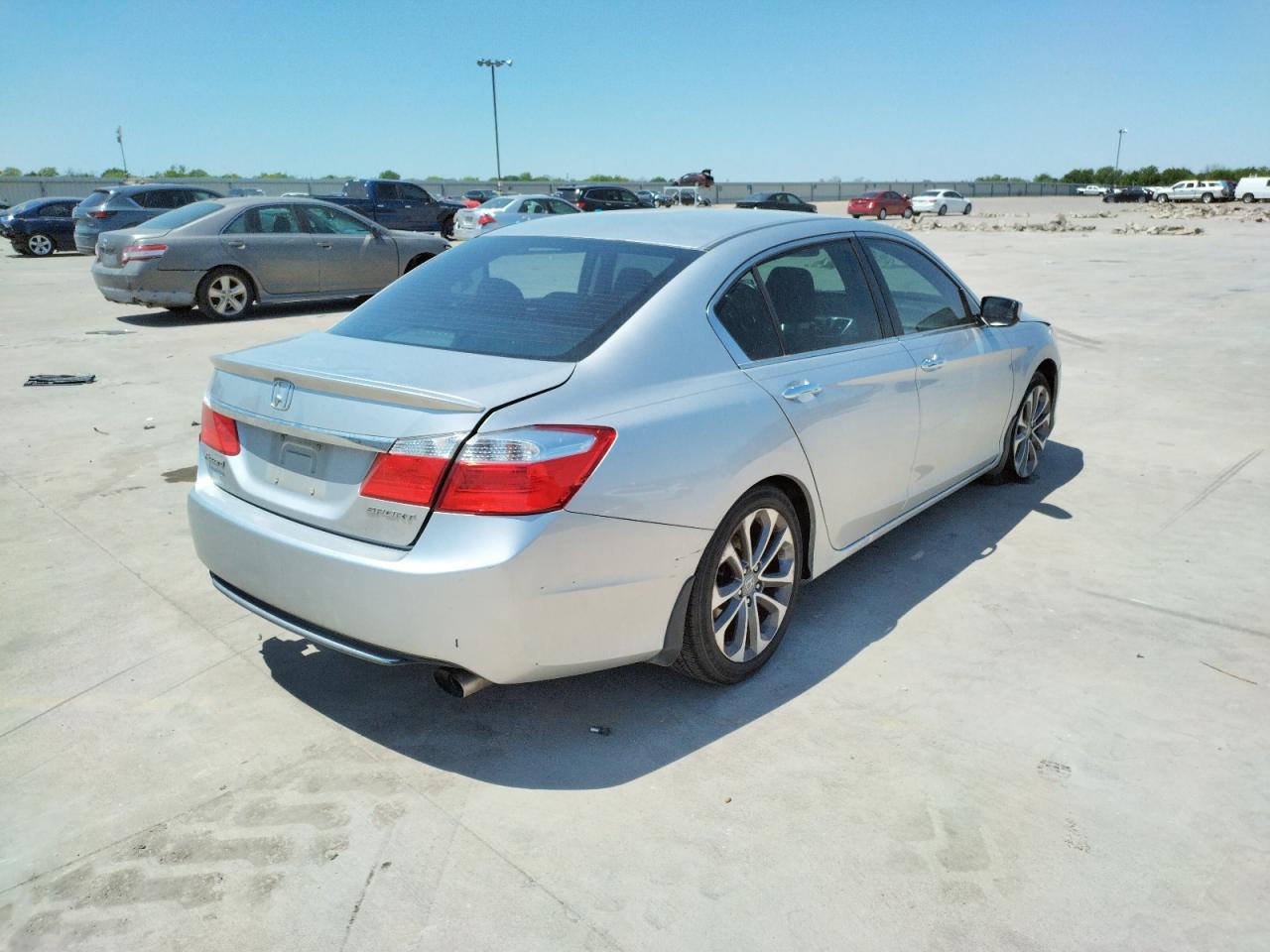 Photo 4 from auction – 2014 HONDA ACCORD SPO with VIN 1HGCR2F57EA156072