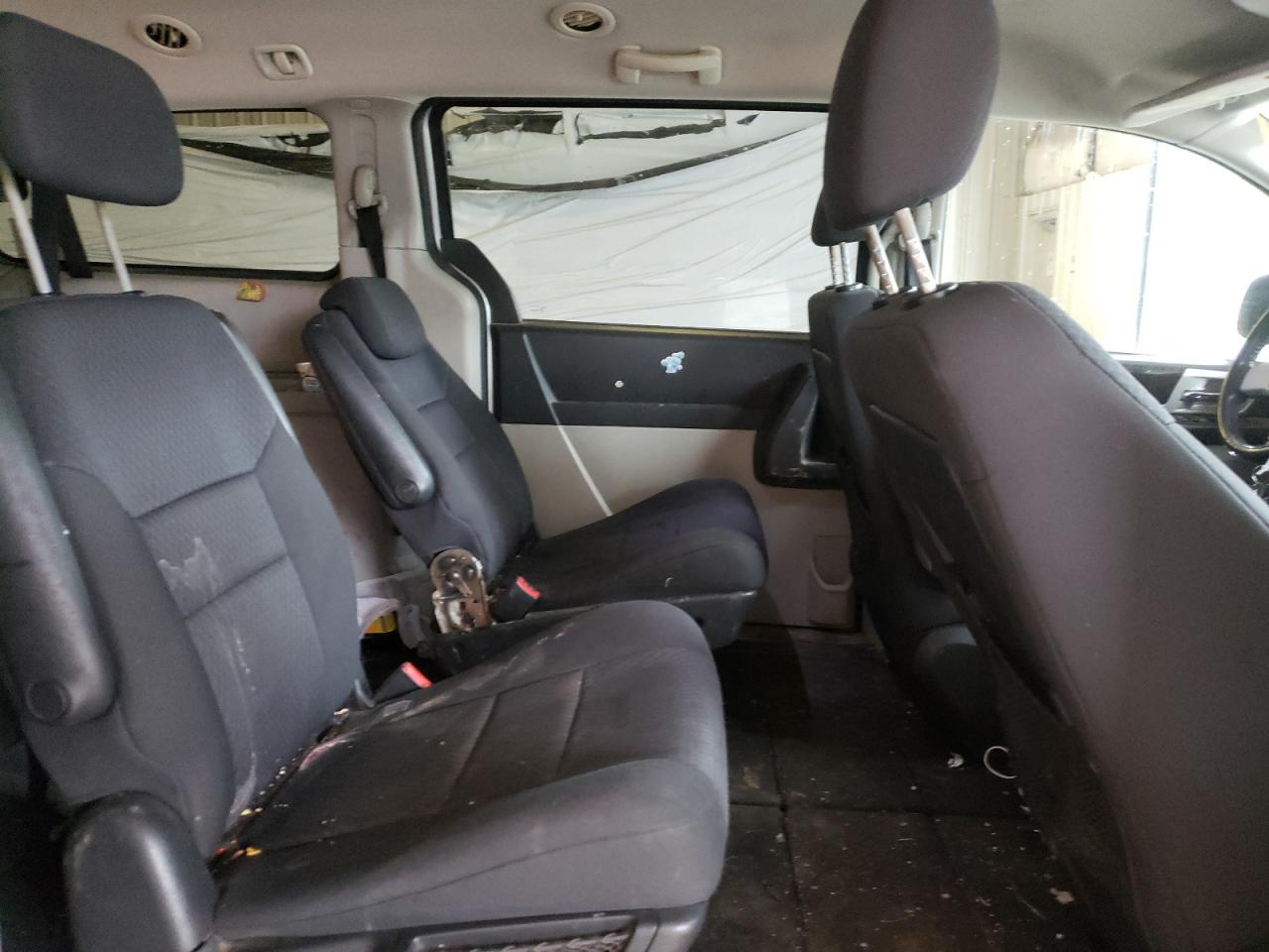 Photo 16 from auction – 2010 DODGE GRAND CARA with VIN 2D4RN5D14AR118510