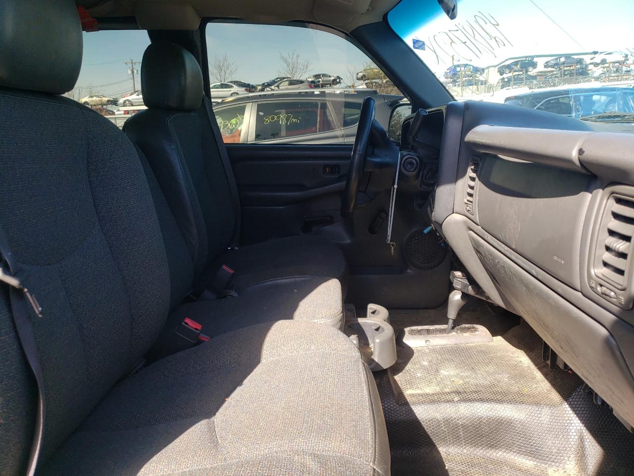 Photo 5 from auction – 2003 CHEVROLET SILVERADO with VIN 1GCHK29U73Z103897