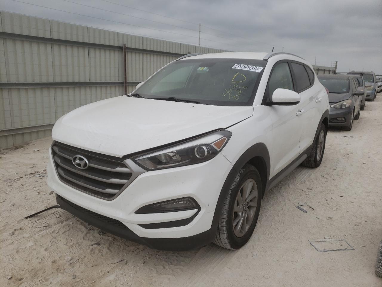 Photo 2 from auction – 2017 HYUNDAI TUCSON LIM with VIN KM8J3CA41HU566828